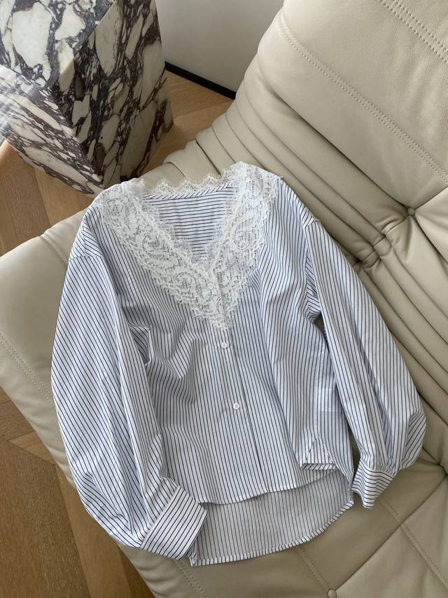 25Pf Autumn and Winter French Lace Striped Shirt V-neck lace stitching for a sli