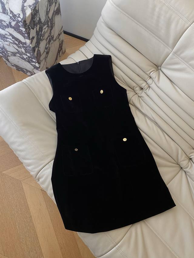 25Pf Autumn and winter round-neck sleeveless dress with four front pockets adds