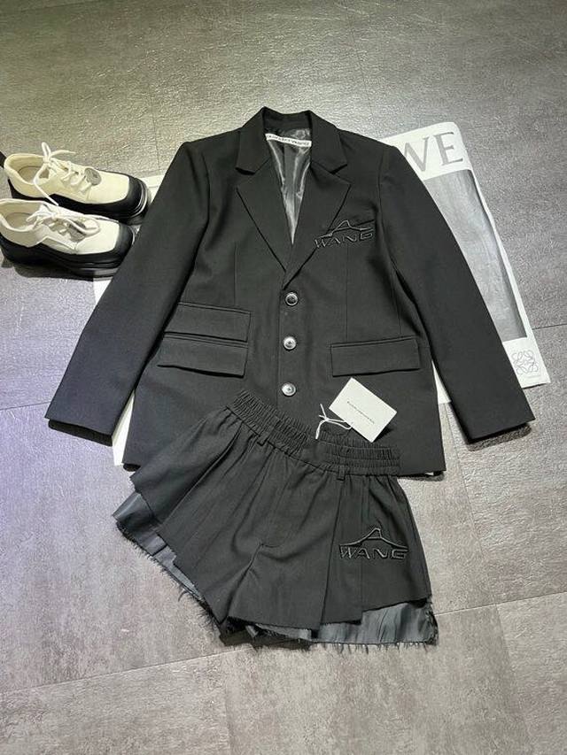 Tops and shorts original development Alexander Wan** Alexander Wang women's sing