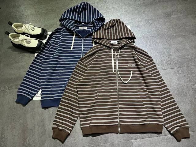 Miumi*Miumi 25 autumn and winter new style, striped hooded sweatshirt jacket shi