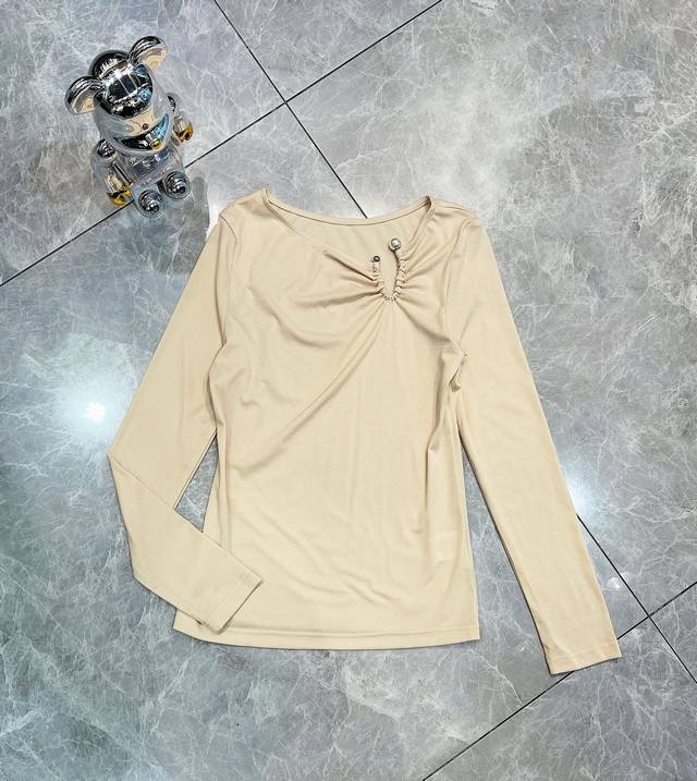 #A hot-selling, exclusive, high-end top, debuted on 25Aw. This popular French-st