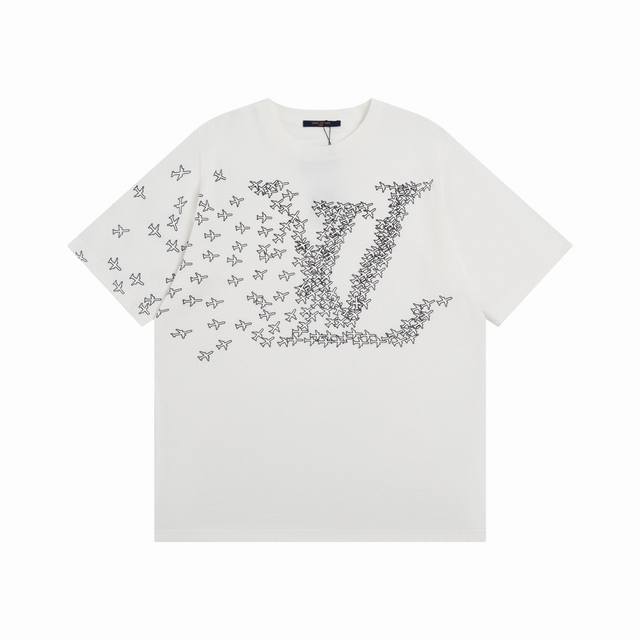 Louis Vuitton 2025 Ss Lv airplane print short-sleeved T-shirt. This is the marke