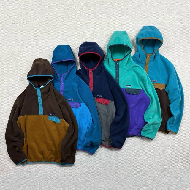 Patagonia Snap-T Hoody Outdoor Fleece Hoody with Contrast Pockets, Unisex. Patag