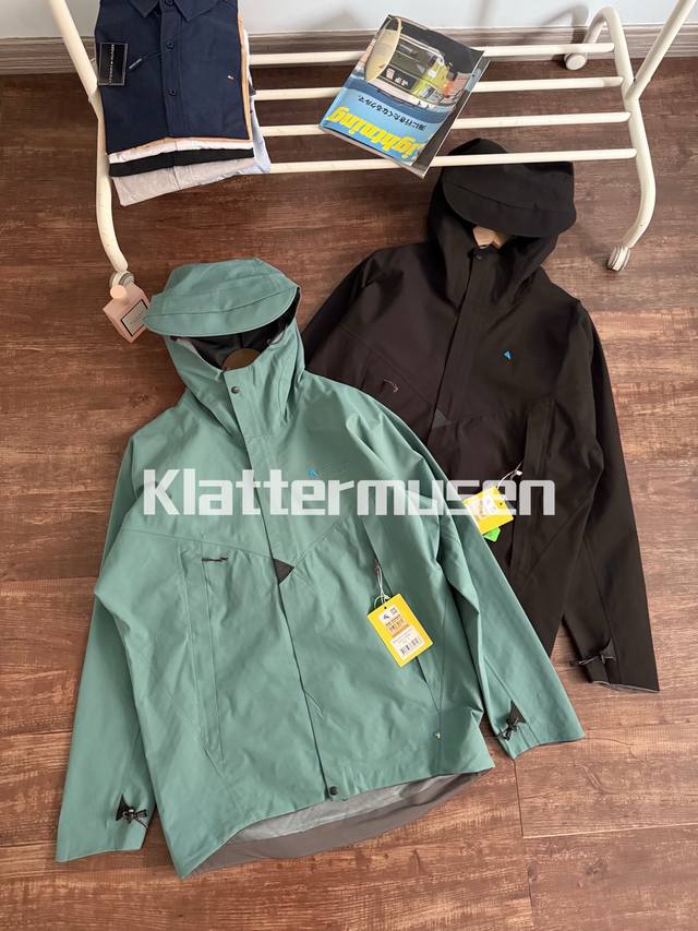 Available | Style No. 0141 Mountain Rat Hooded Aesir Hiking Waterproof Square W