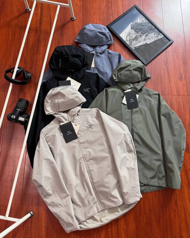 Original quality 2025 Arc'Teryx Solano Hoody is a highly sought-after softshell