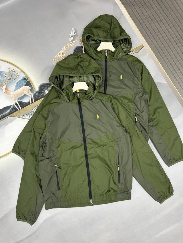 Genuine quality!! A perfect replica of the urban functional aesthetic of a wind