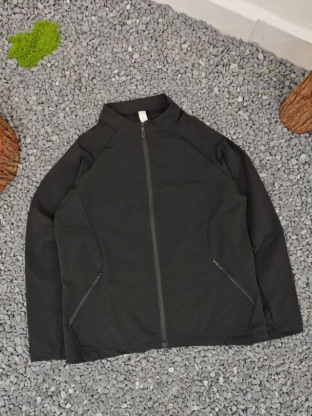Lululemon's evergreen early autumn lightweight outdoor windproof and water-repel