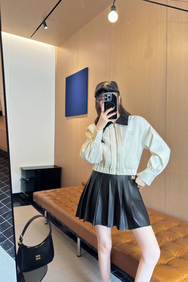 Miumiu Miu Miu* zipper lace long-sleeved jacket with exquisite details. Every pi