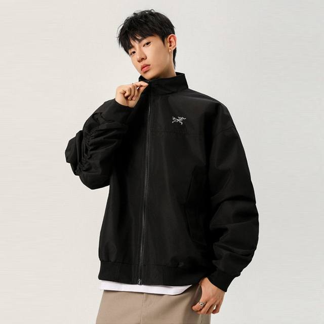 Arc'teryx's new baseball jacket, unisex style, popular on Instagram and Xiaohon
