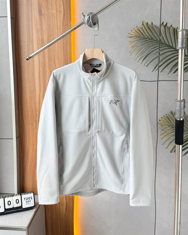 Fully taped and embroidered, the highest edition offers a premium replica of the