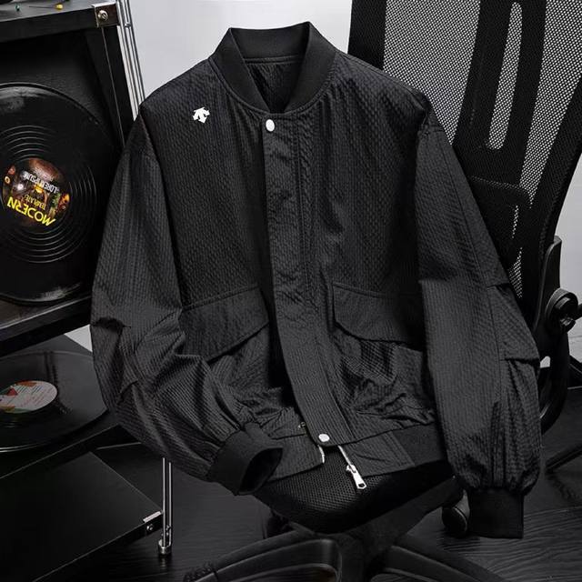New Arrival Descente Spring/Autumn New Light Business Bomber Jacket Couple's Ba