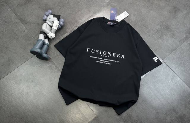 Fila's trendy brand has the same short-sleeved shirt as the official website! Th