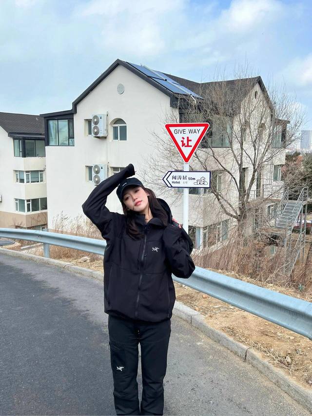 Black Arc'teryx Gamma Lightweight Hoody Solid Skin Coat Windproof Hooded Softsh