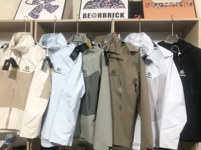 Kaila's 25th Fall hooded casual jacket! Outdoor jackets for men and women! This