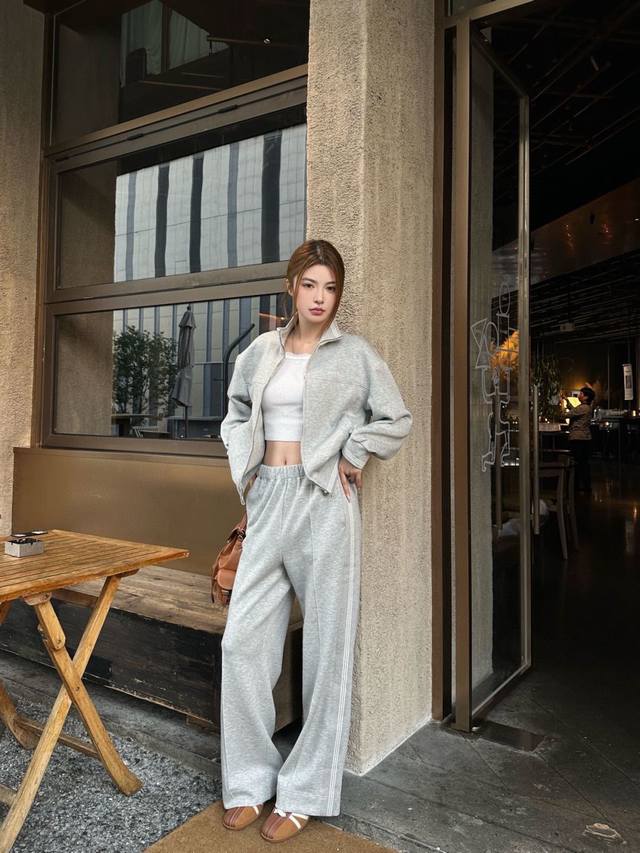 New Set Miu Mi* Miu Miu 25Ss new casual suit There's no reason to refuse it. A