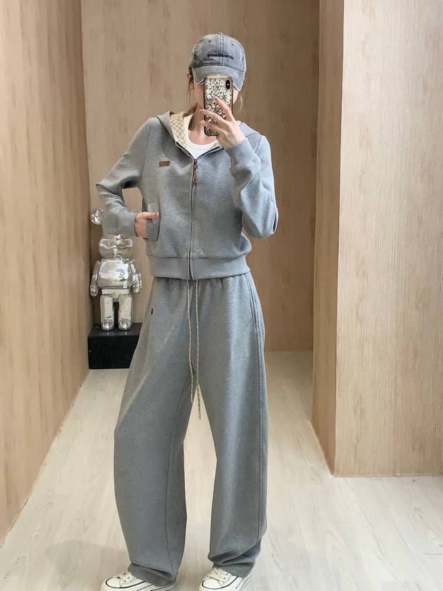 New Arrival Miumiu Miu Miu 25Ss new patchwork plaid suit Minimalist style with