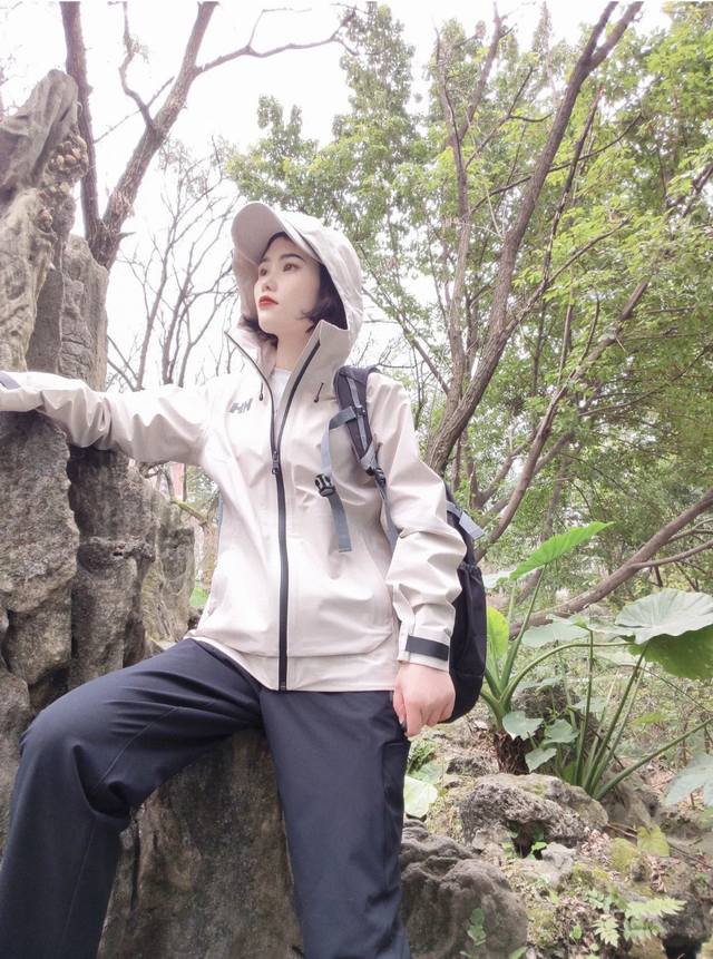 Model Details# Hellyhansen Hh Spring New Windshell Couple's High-End Business Wi