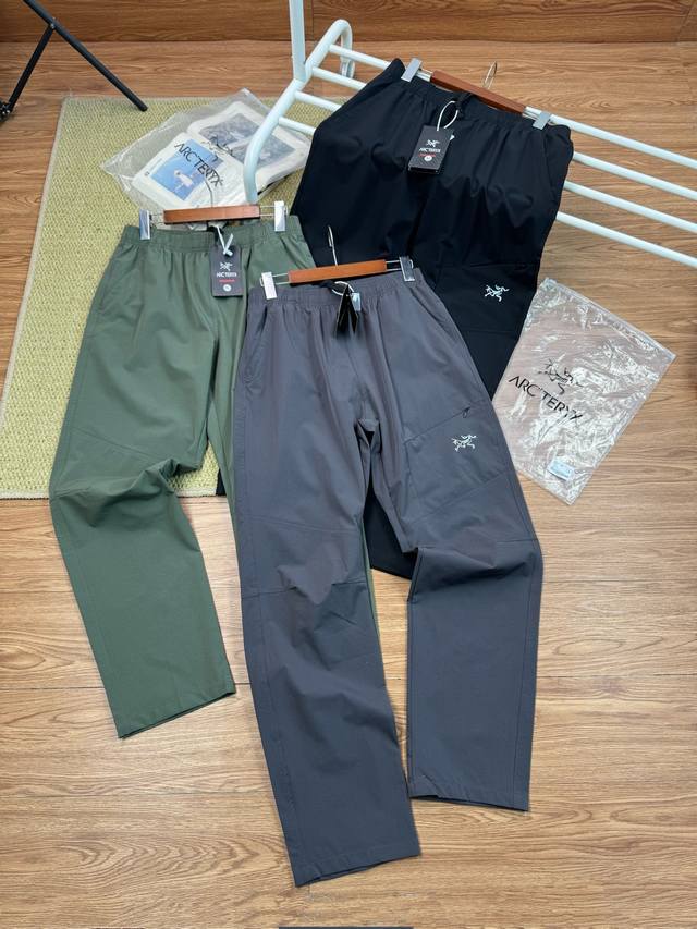 Arc'teryx Men's Multi-Pocket 3D Stitched Water-Repellent Quick-Drying Woven Stra