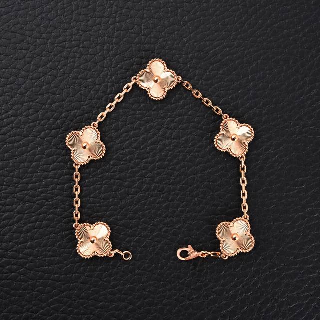 Van Cleef & Arpels Vca four-leaf clover five-flower bracelet Made of high-end c