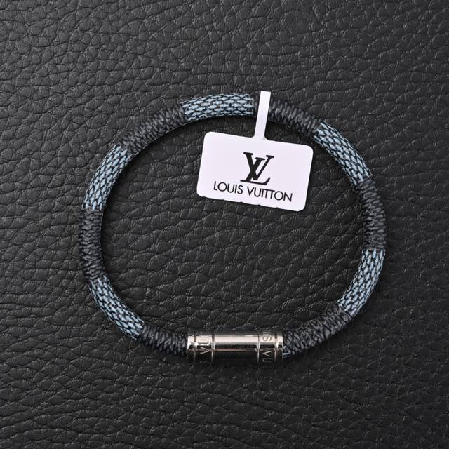 Louis Vuitton Lv checkerboard leather bracelet Bracelet Comes with full packagin