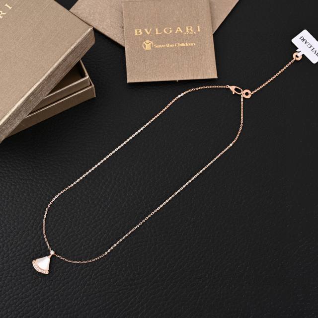 Bvlgari Diva fan-shaped white mother-of-pearl small diamond necklace High-end cu