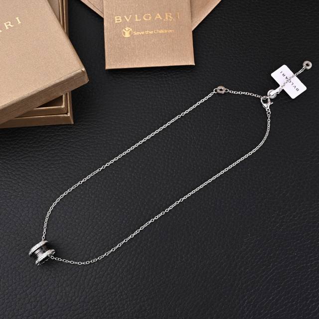 Bvloari Bulgari small belt diamond pendant necklace 18K gold-plated material, a