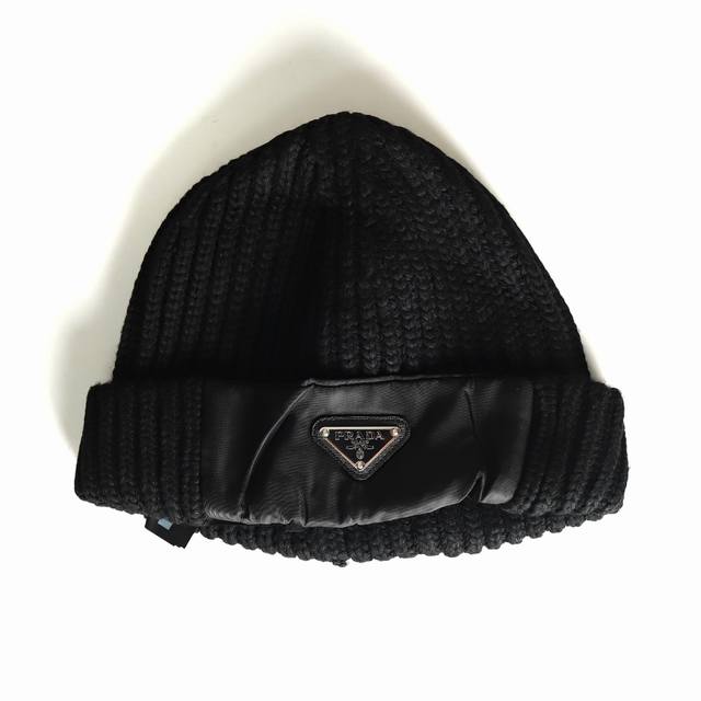 prada 24Fw triangle logo beanie original beanie 5 purchased from the counter and