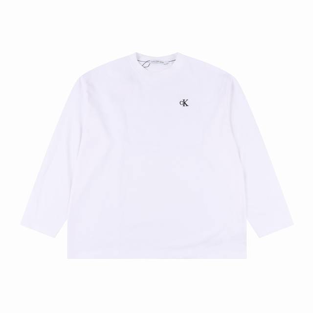 Calvin Klein long-sleeved T-shirt with embossed letters on the back. This origin