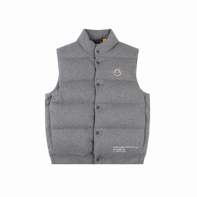 Moncler Hiroshi Fujiwara's new co-branded women's vest 90 white duck down fabric
