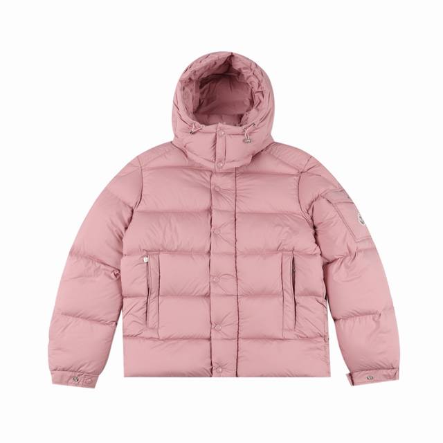 Moncler Maya Matte Down JacketThis Vezere short down jacket is a basic warm piec