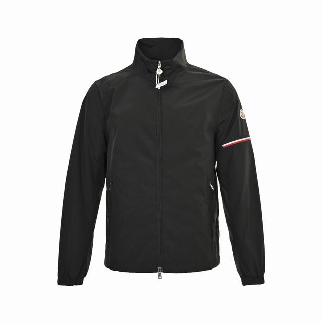 Moncler 25Fw nylon jacket with zippered sleeves and pockets. Made from imported,