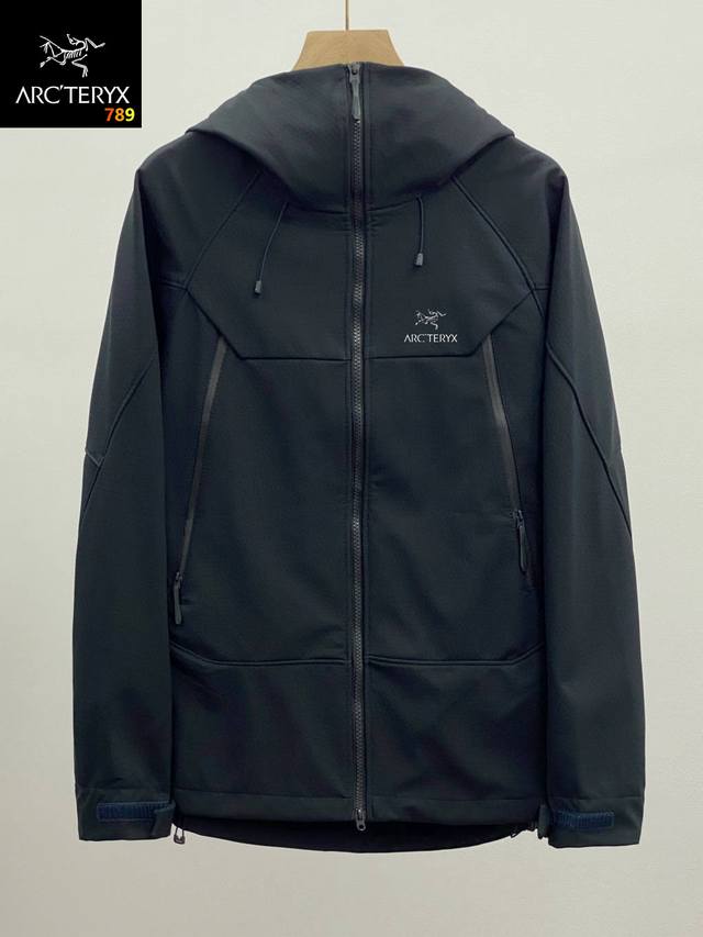 Arc'teryx Outdoor's top-selling autumn/winter softshell hooded fleece jacket fo