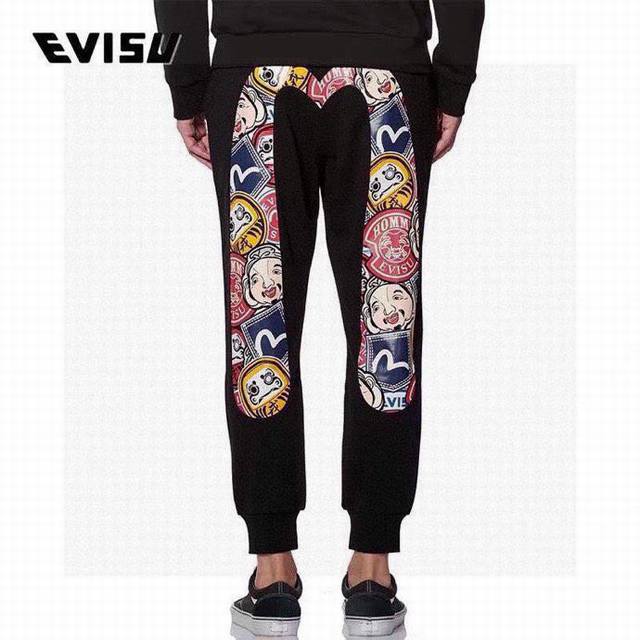 . Available in 2Xl 4 L 4 M 4 . New Ev playful pocket print with a large medium-