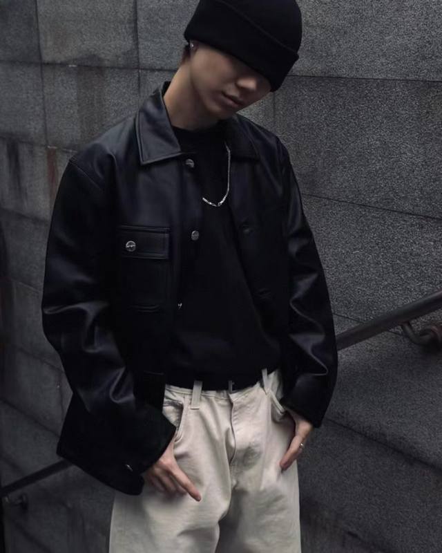 Carhartt Wip SS25 Jacket. Multi-pocket design, button-fastening, long-sleeved ja