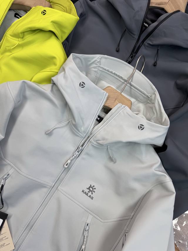 Details# Kailas Men's M8 Hooded Softshell JacketUsage: Hiking and Mountain LifeM