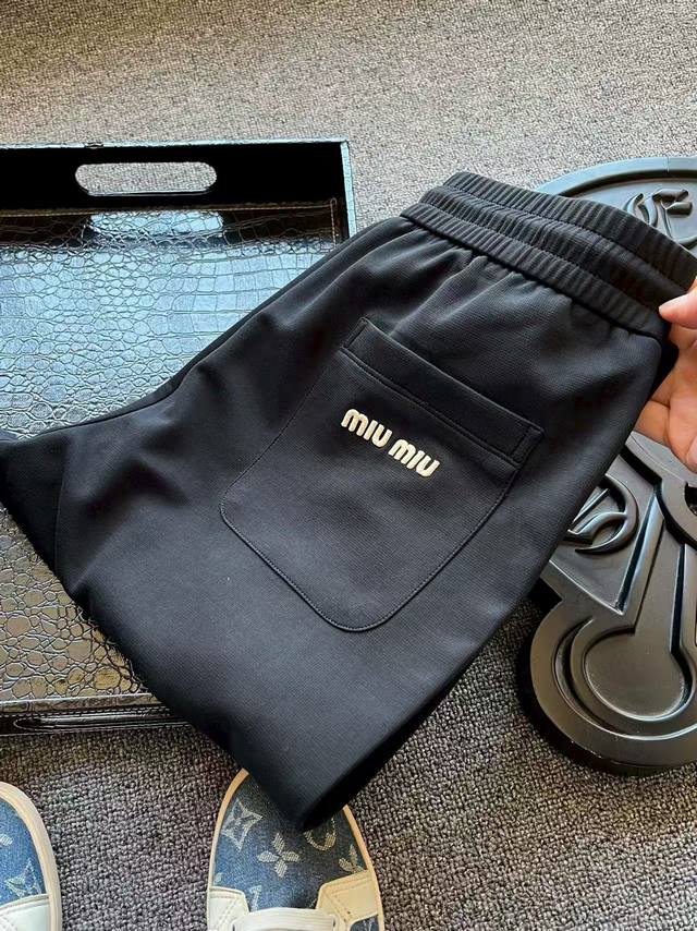 Special clearance sale! Top-tier luxury items from the boutique! In stock: M, L,