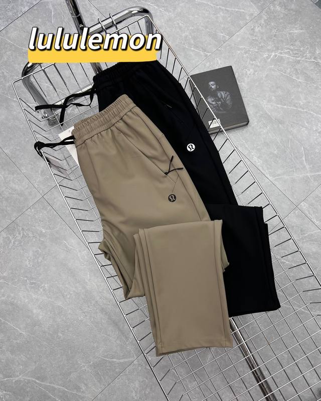 The ideal choice! These autumn/winter pants are made of high-tech, thickened, an
