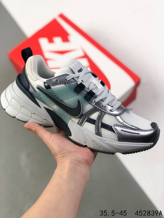 Corporate-grade, half-size available! Nike V2K Run running shoes: Retro-inspire