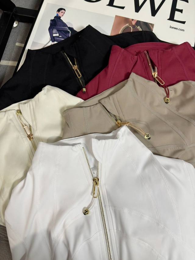 Details of five-color gold zipper yoga jacket, -Lululemon 25