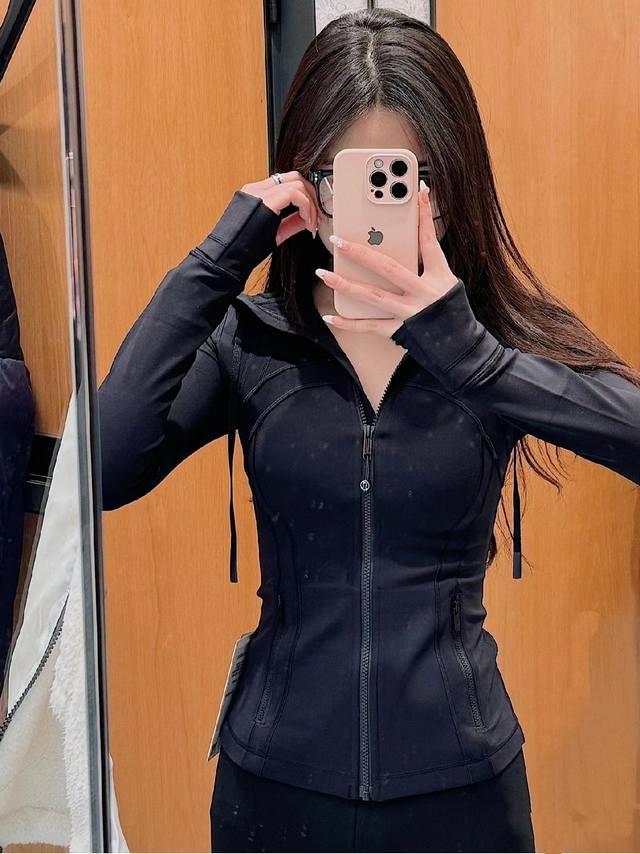 Black model picture model picture, hooded metal zipper LululemonحDefine Lulu wom