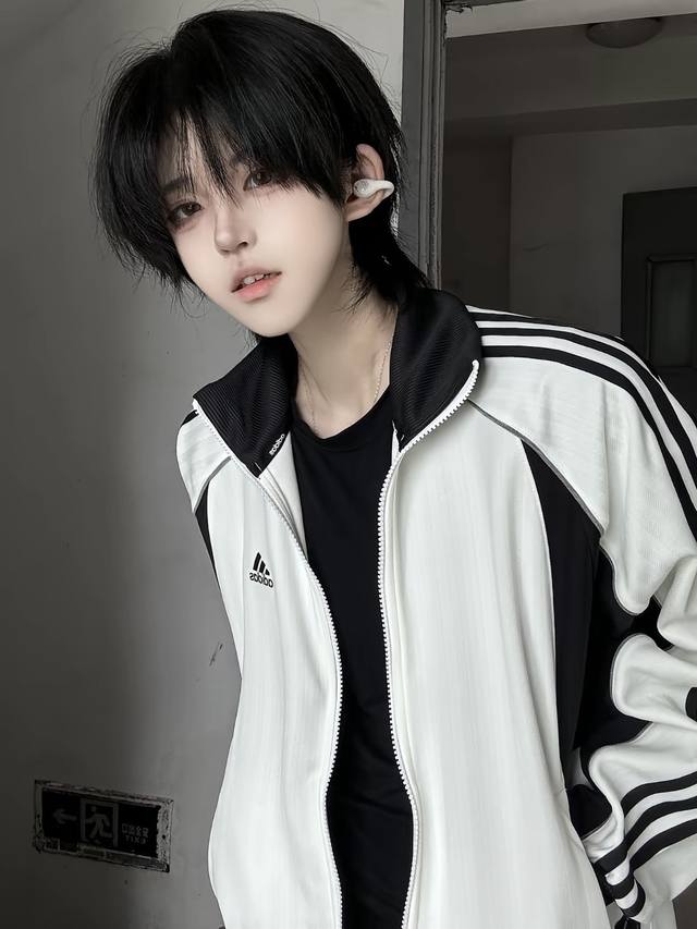 New ArrivalsA must-have fashion statement, choose from adidas jackets.Design Sty