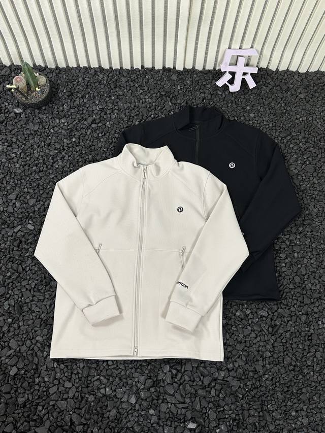 Spring and autumn outfits demand both style and style. Lulu's Light Luxury Outd