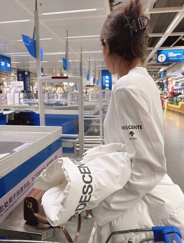 Descente's new fall knitted crew-neck long-sleeved T-shirt, a 1:1 original quali