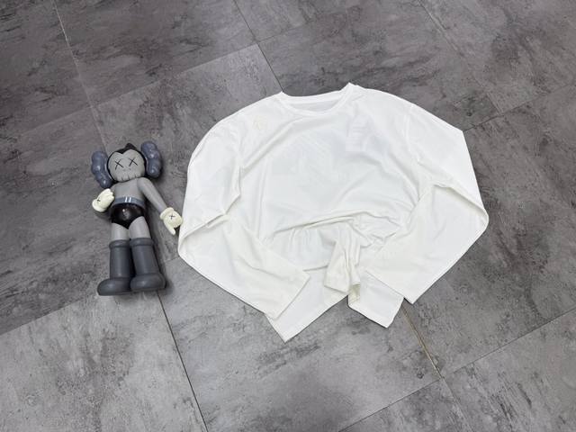 25 New fall collection in stock at the counter! Descente outdoor casual sports q