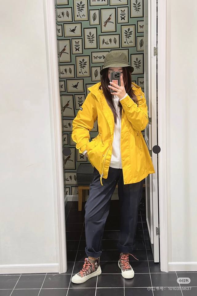 New arrival, high quality, carefully selected! Aigle's new women's hooded, wais