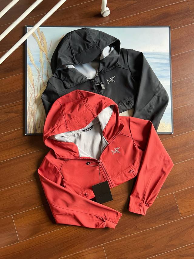 Arcteryx embroidered unisex outdoor softshell hooded jacket. Breathable, windpr