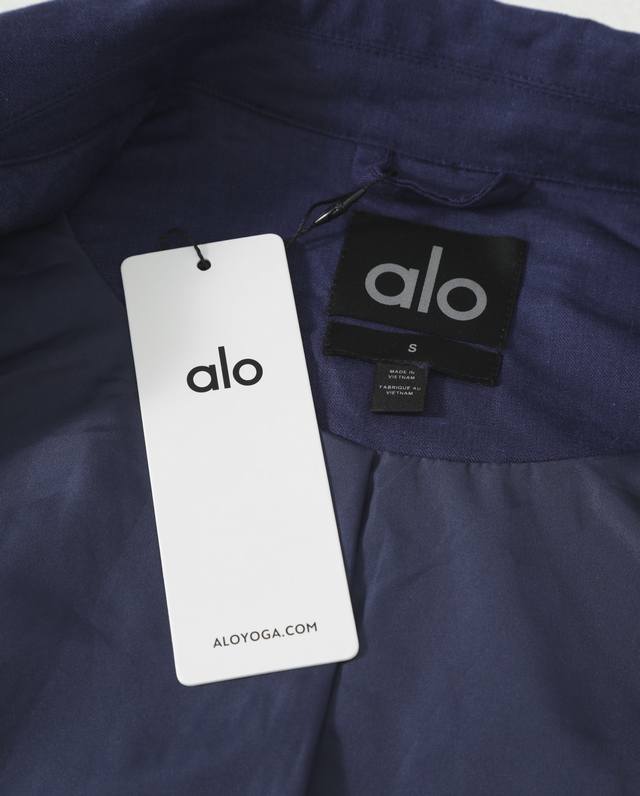 For Alo Yoga workwear casual lapel coat jacket . Made of custom woven fabric wit