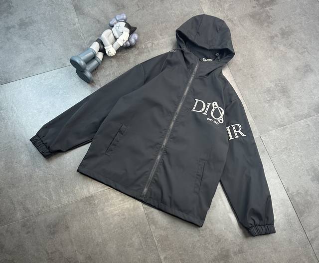 Trendy Dior hooded jacket with large embroidery! This new 25Ss baseball jacket