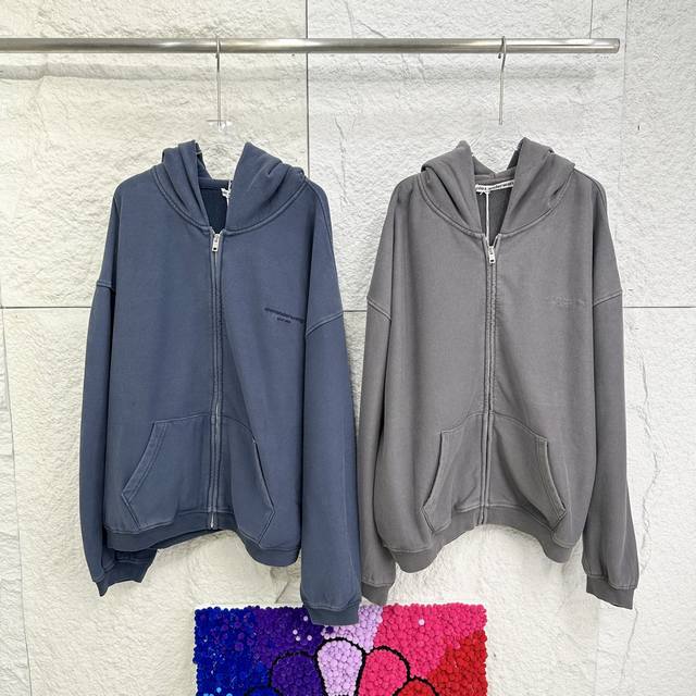 Dawang Heavyweight Washed Garment-Dyed Distressed Hooded Zip-Up Sweatshirt . Th