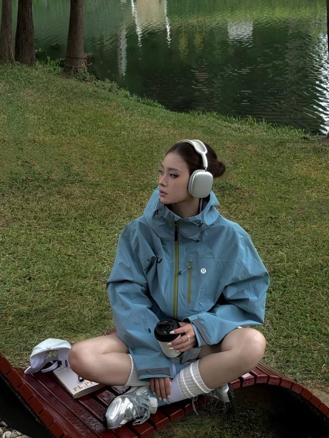 Lululemon Lululemon's Spring/Autumn Waterproof and Windproof Drawstring Hooded J